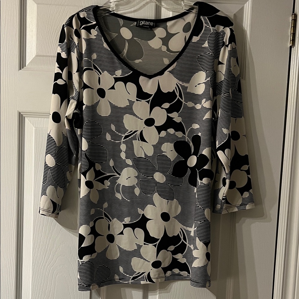4/$20 - Black and White Floral Long Sleeve Top